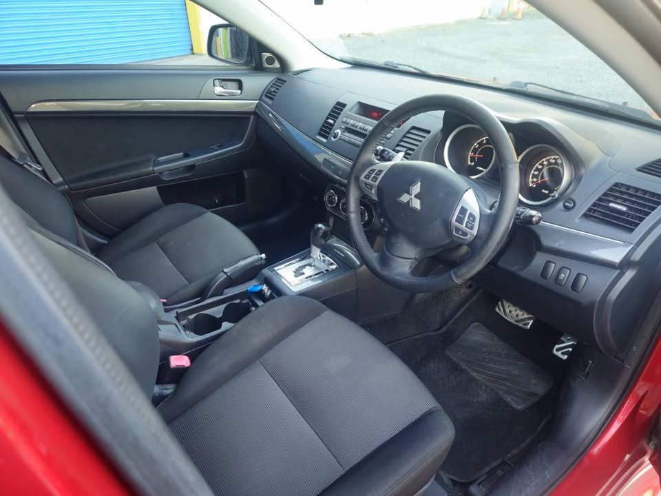2011 Mitsubishi Lancer VRX 7.jpg
